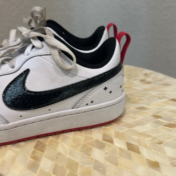 Nike Court Borough Low 2 SE Grade School 'White Very Berry' size 6 y - Picture 6 of 12